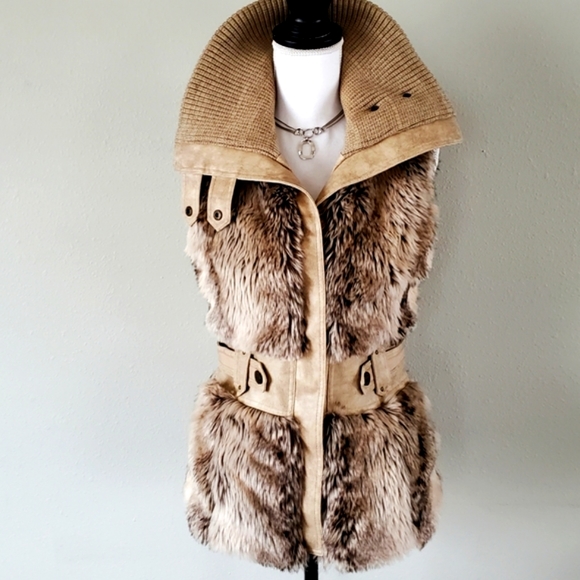 BKE Faux Fur Belted Vest - Size S - Gorgeous Cond. - Picture 9 of 11